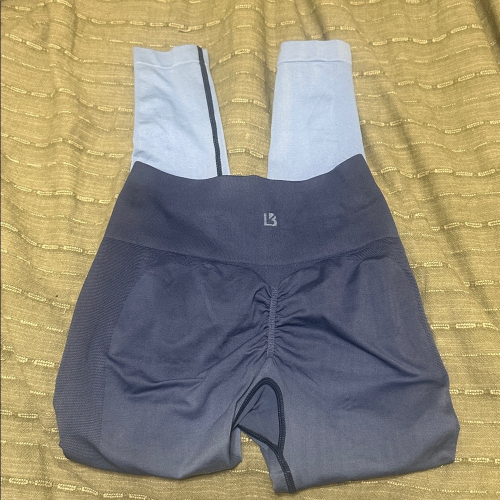 EUC Buffbunny Blue Ombré Athletic Leggings Medium - Picture 3 of 4
